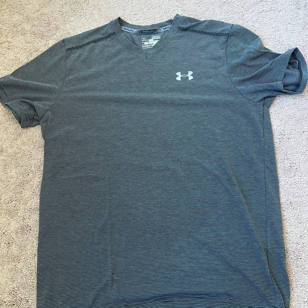 Under Armour Men's Striped Black V-Neck Tee